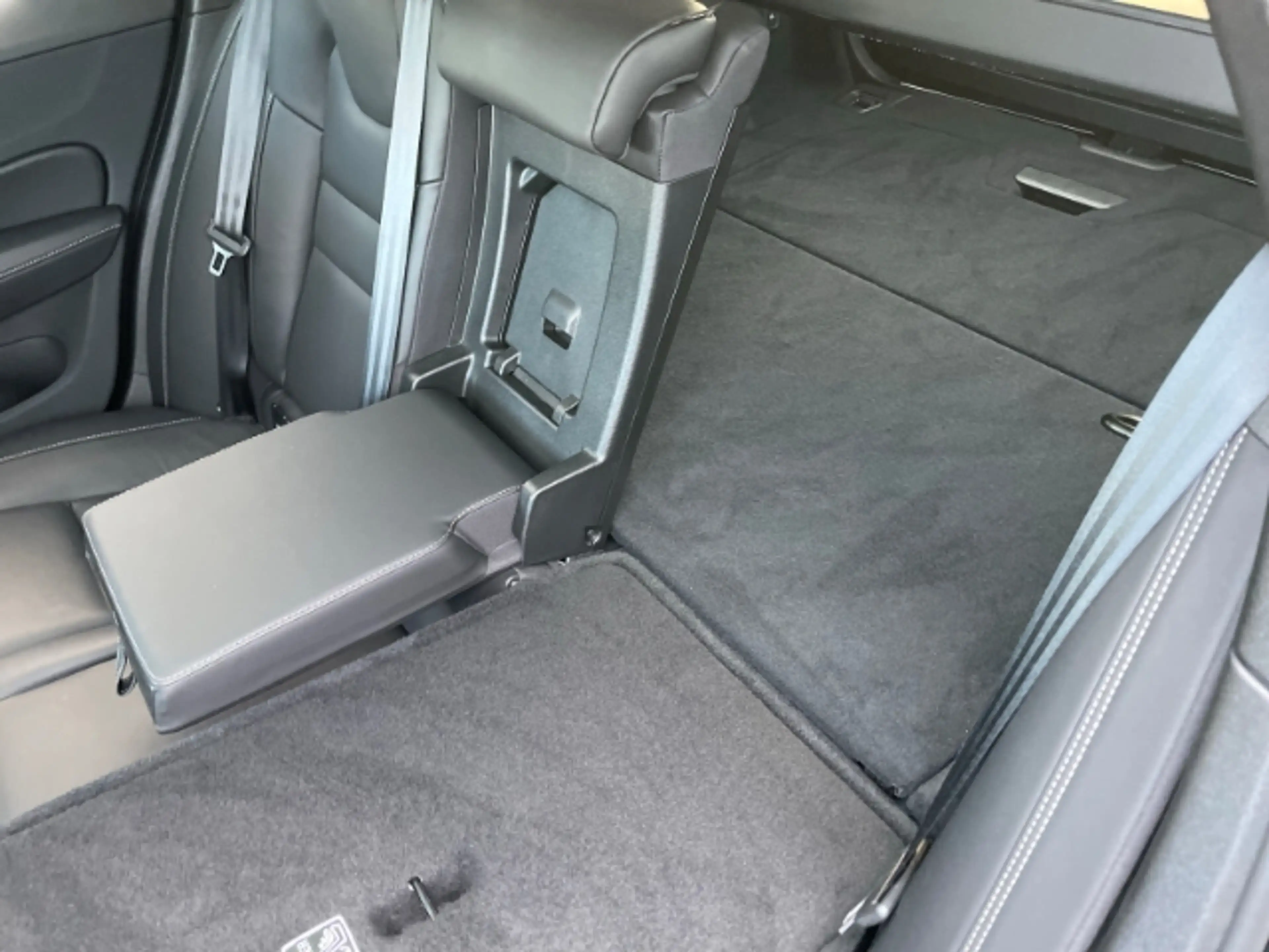Volvo V60 Cross Country B5 AWD Ultimate Mild-Hybrid Autom. AHK, Panoramada — photo 11