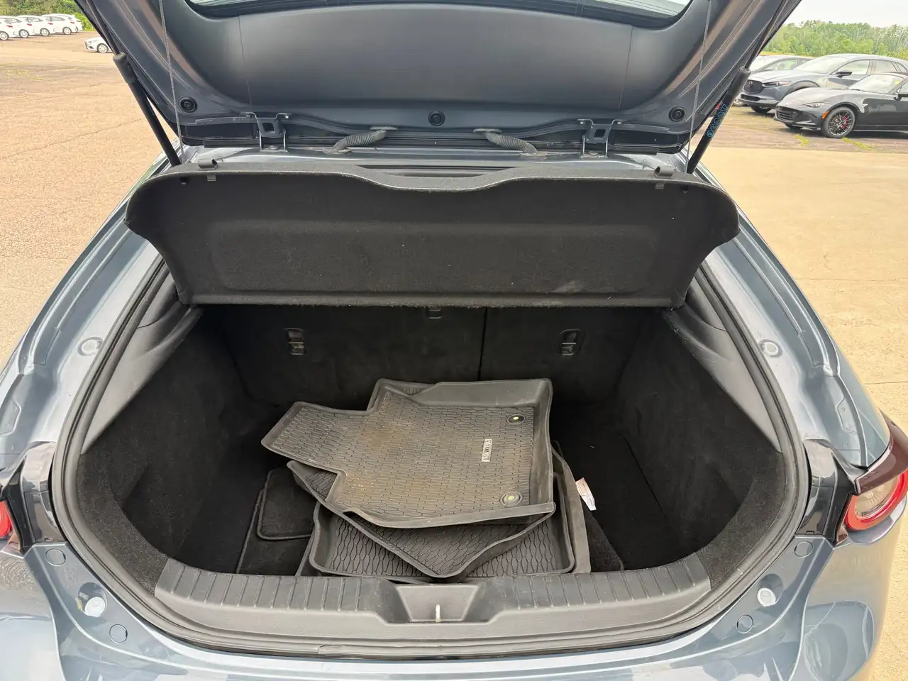 Mazda 3 снимка Mazda 3