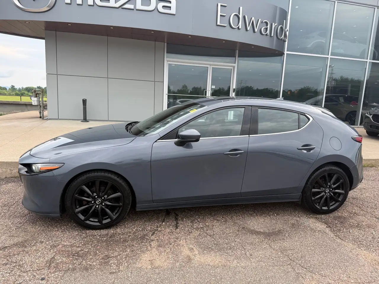 Mazda 3 снимка Mazda 3