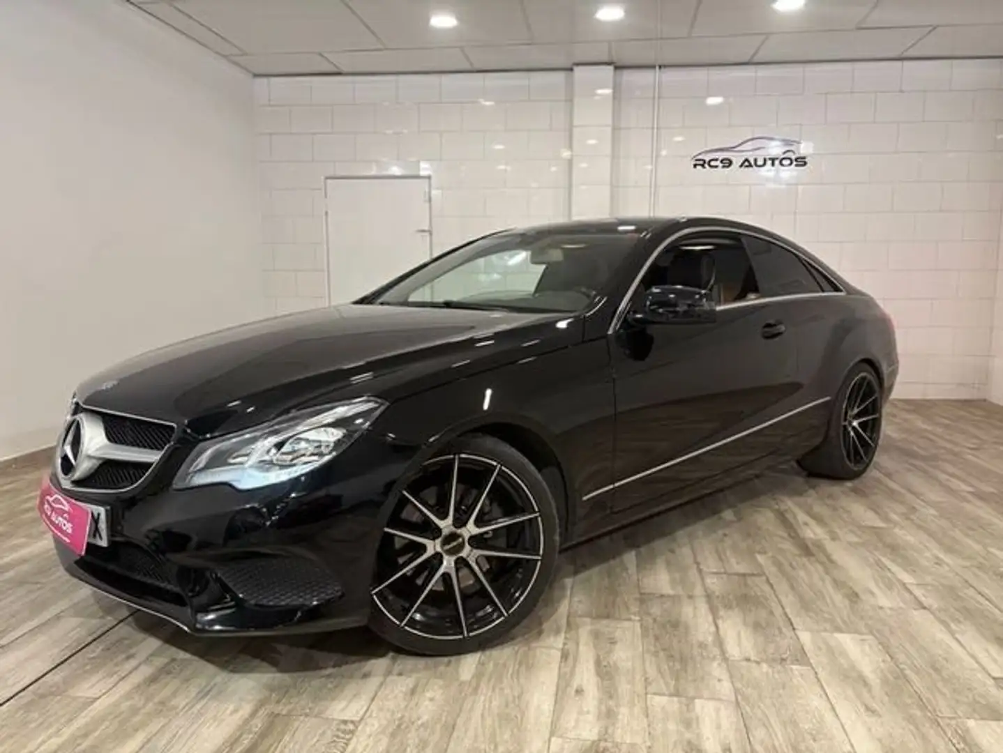 Mercedes-Benz E 300 Coupé Aut. Negro - 1