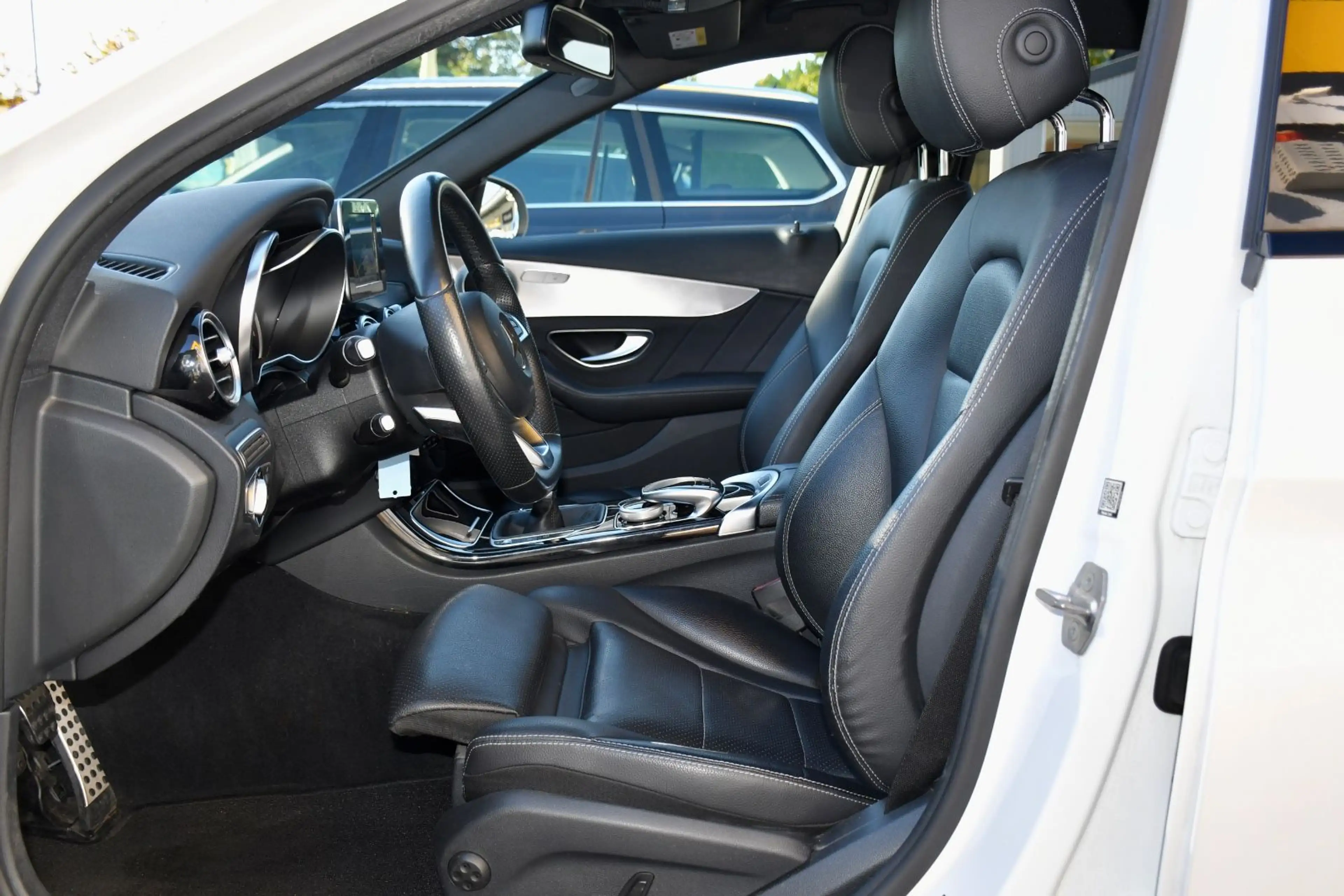 Mercedes-Benz C 180 Lim. AMG Night Voll Leder Navi LED Sitzh — photo 15