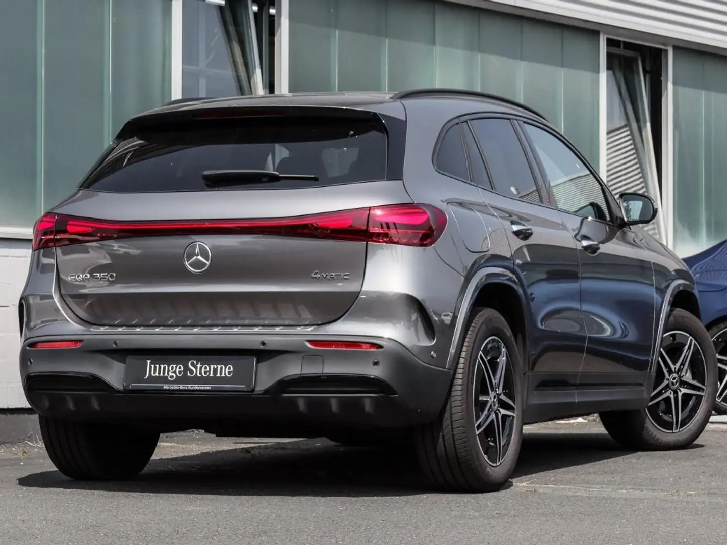 Mercedes-Benz EQA 350 4M AMG-Sport/Pano/360/Night/Winter/Navi Grau - 2