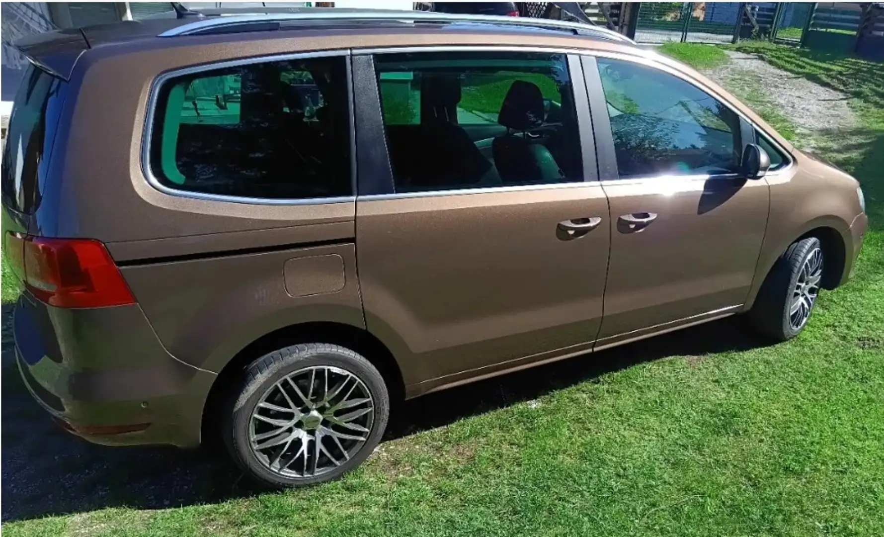Volkswagen Sharan Sharan Sky BMT 2,0 TDI DPF 4Motion Sky Braun - 1
