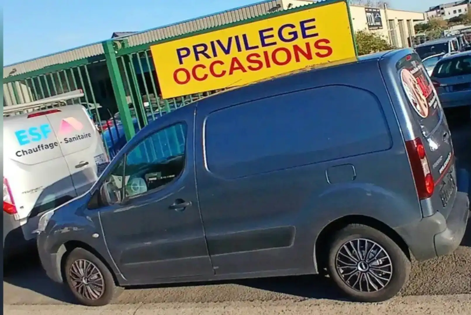 Peugeot Partner 16 HDi 90 CV L1H1 Confort 3PL AIRCO PT LAT ATT REM Gris - 2