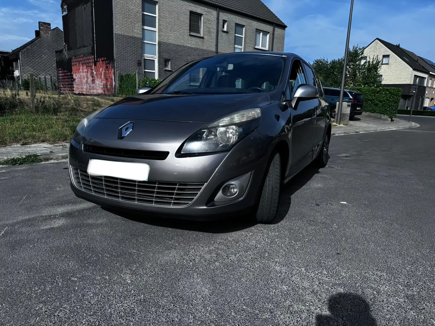 Renault Scenic 1.5 dCi Privilège FAP avec feuille rose - 1