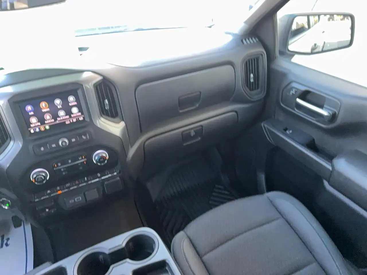 Chevrolet Silverado 1500 снимка Chevrolet Silverado 1500