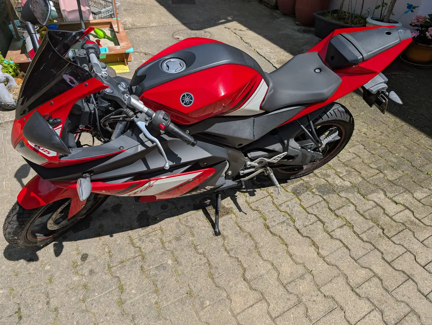 Yamaha YZF-R125 Rouge - 2