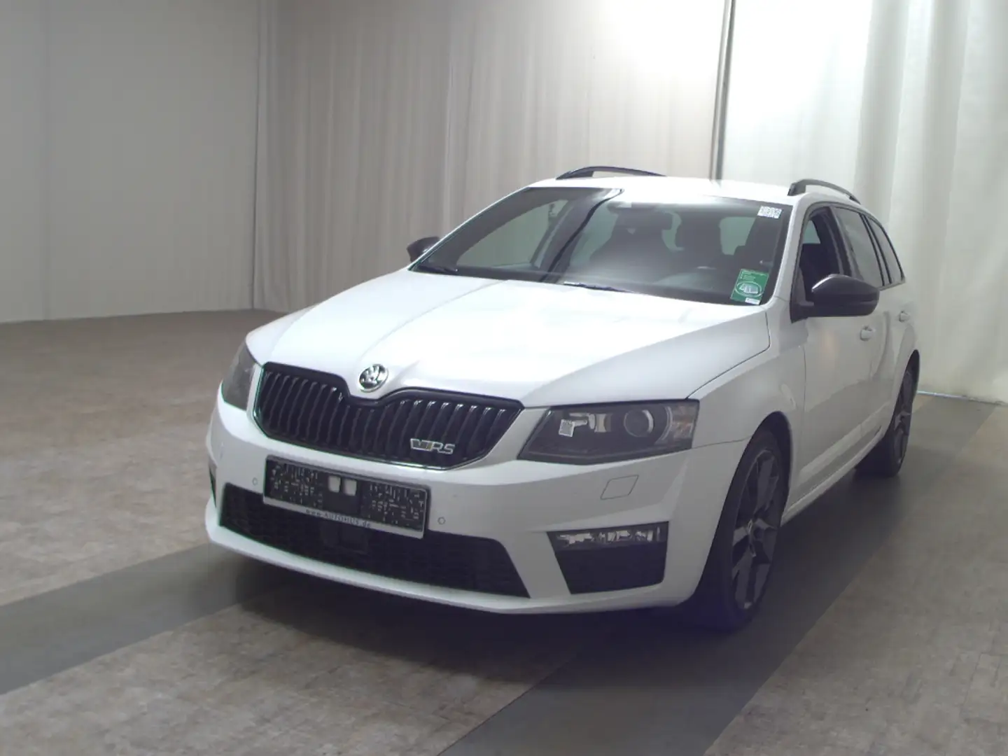 Skoda Octavia Kombi 2.0 TDI RS Navi Xenon ACC StHzg Weiß - 2