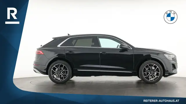 Audi Q8 view 7