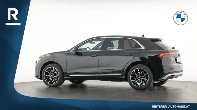 Audi Q8 view 4
