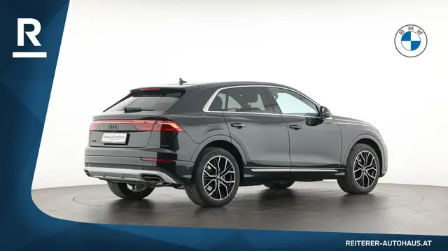 Audi Q8 view 6