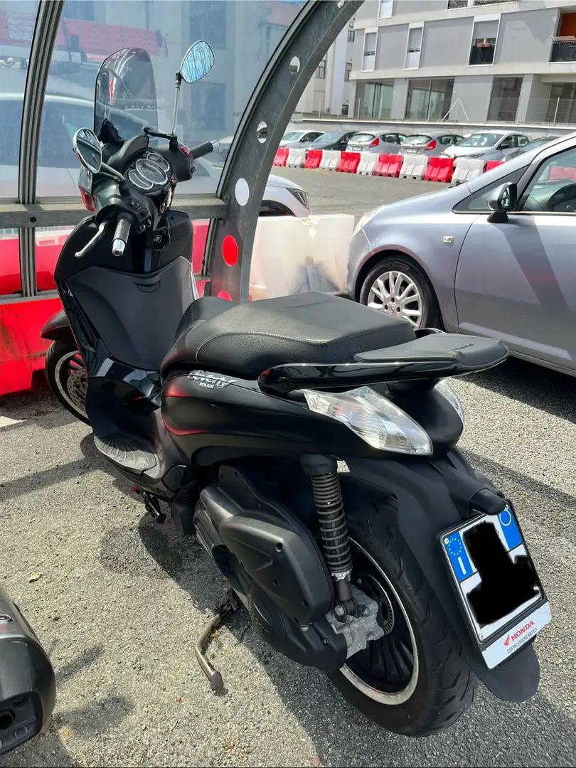 Piaggio Beverly 300 police Nero - 2