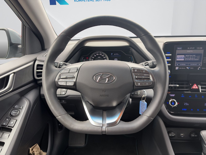 Hyundai IONIQ PHEV*SHZ*KAM*LED*PDC* — photo 13