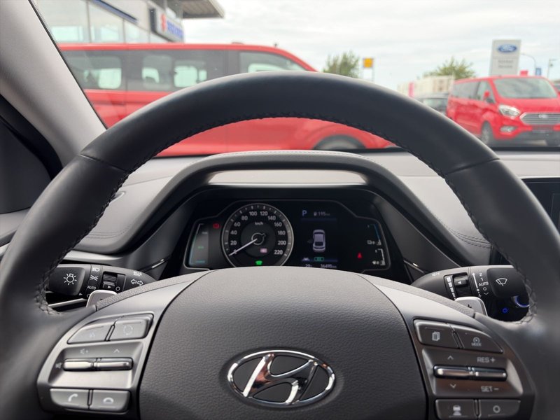 Hyundai IONIQ PHEV*SHZ*KAM*LED*PDC* — photo 12