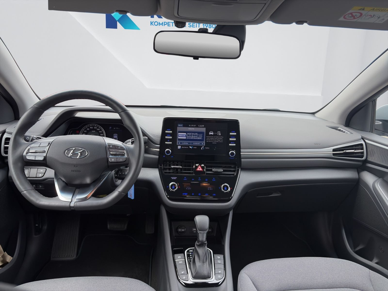 Hyundai IONIQ PHEV*SHZ*KAM*LED*PDC* — photo 14