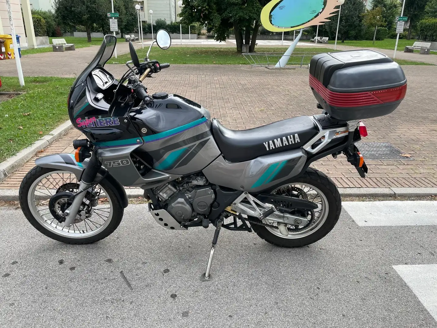 Yamaha XTZ 750 Super Teneré - 1