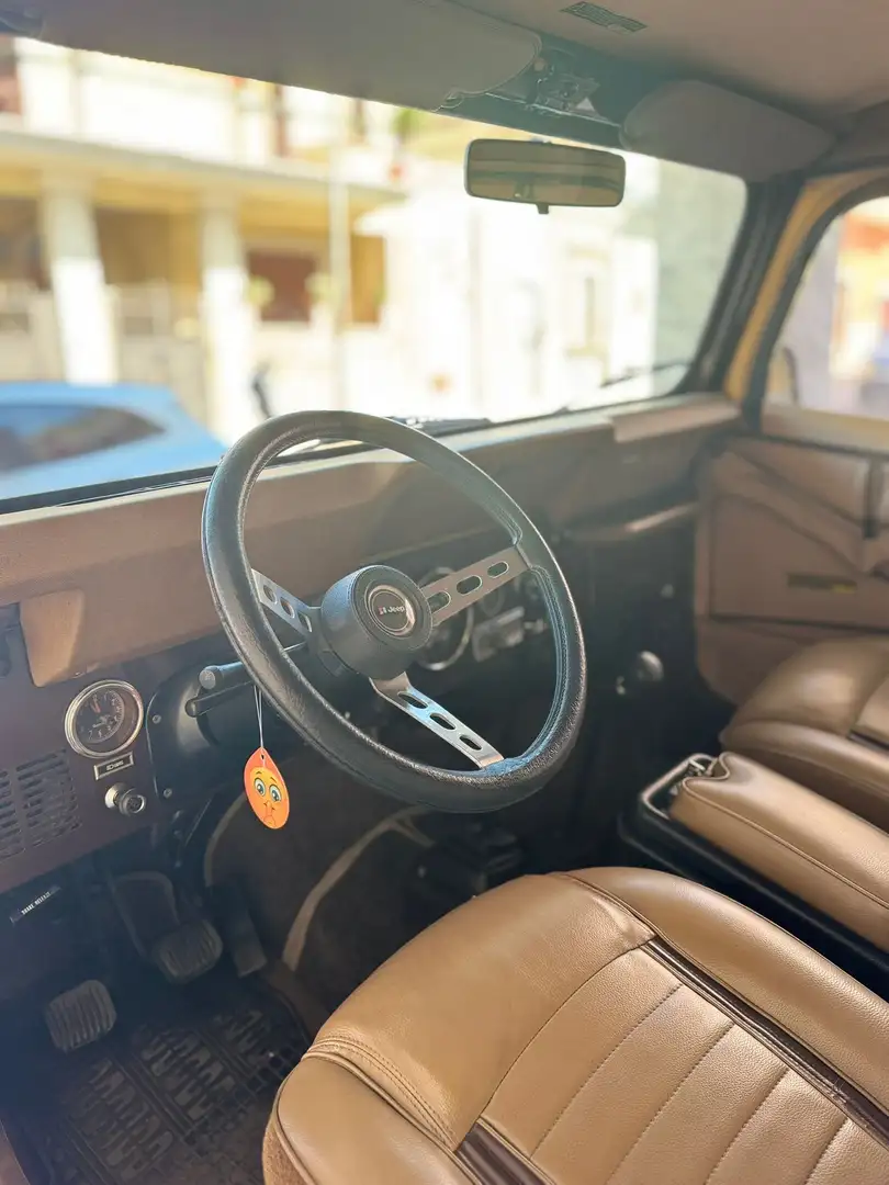 Jeep CJ-7 LAREDO Brun - 1