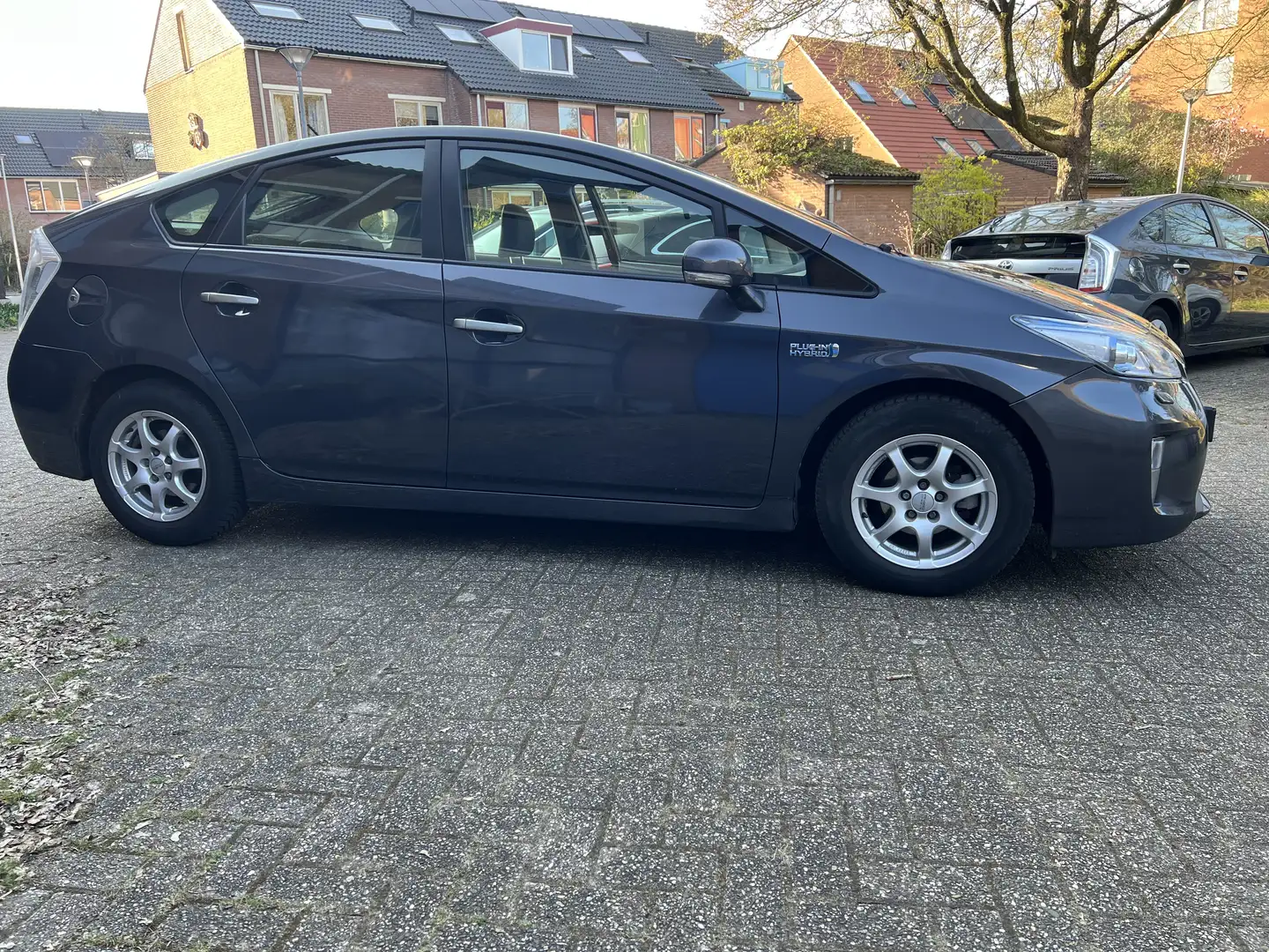 Toyota Prius 1.8 Dyn.Bns Gris - 2