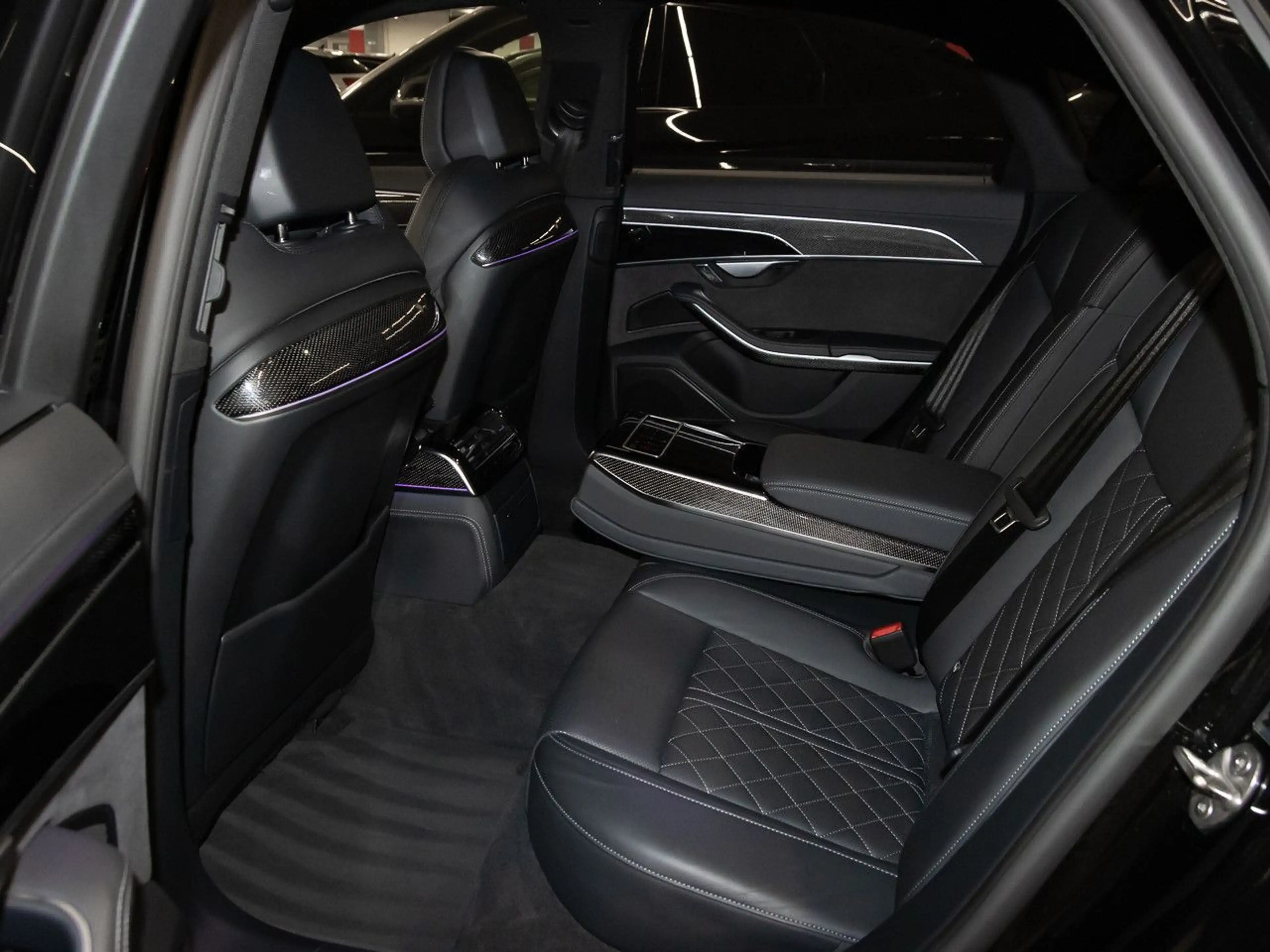 Audi S8 4.0 TFSI quattro Matrix Keyless 360° B&O 21" — photo 11