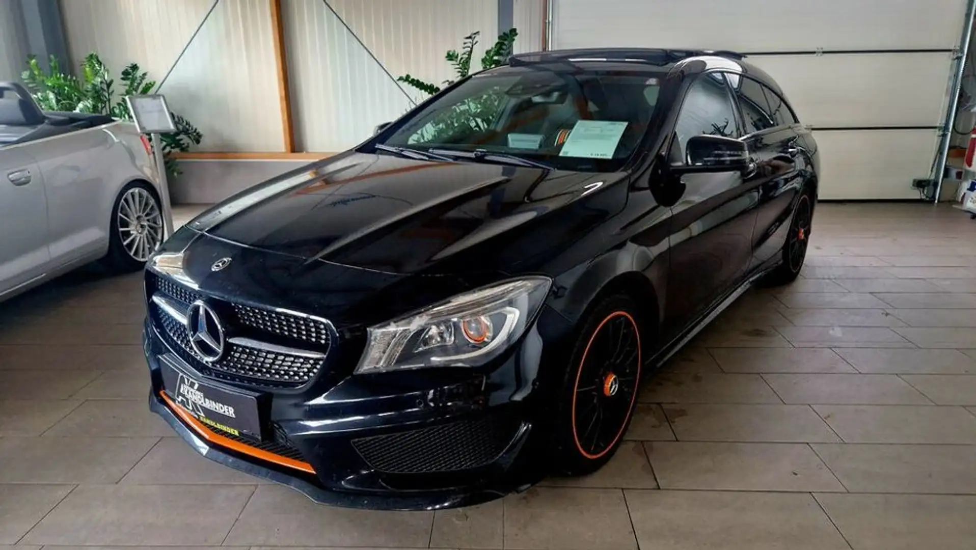 Mercedes-Benz CLA SB 200 CDI Orange Art Edition AMG Line Schwarz - 1