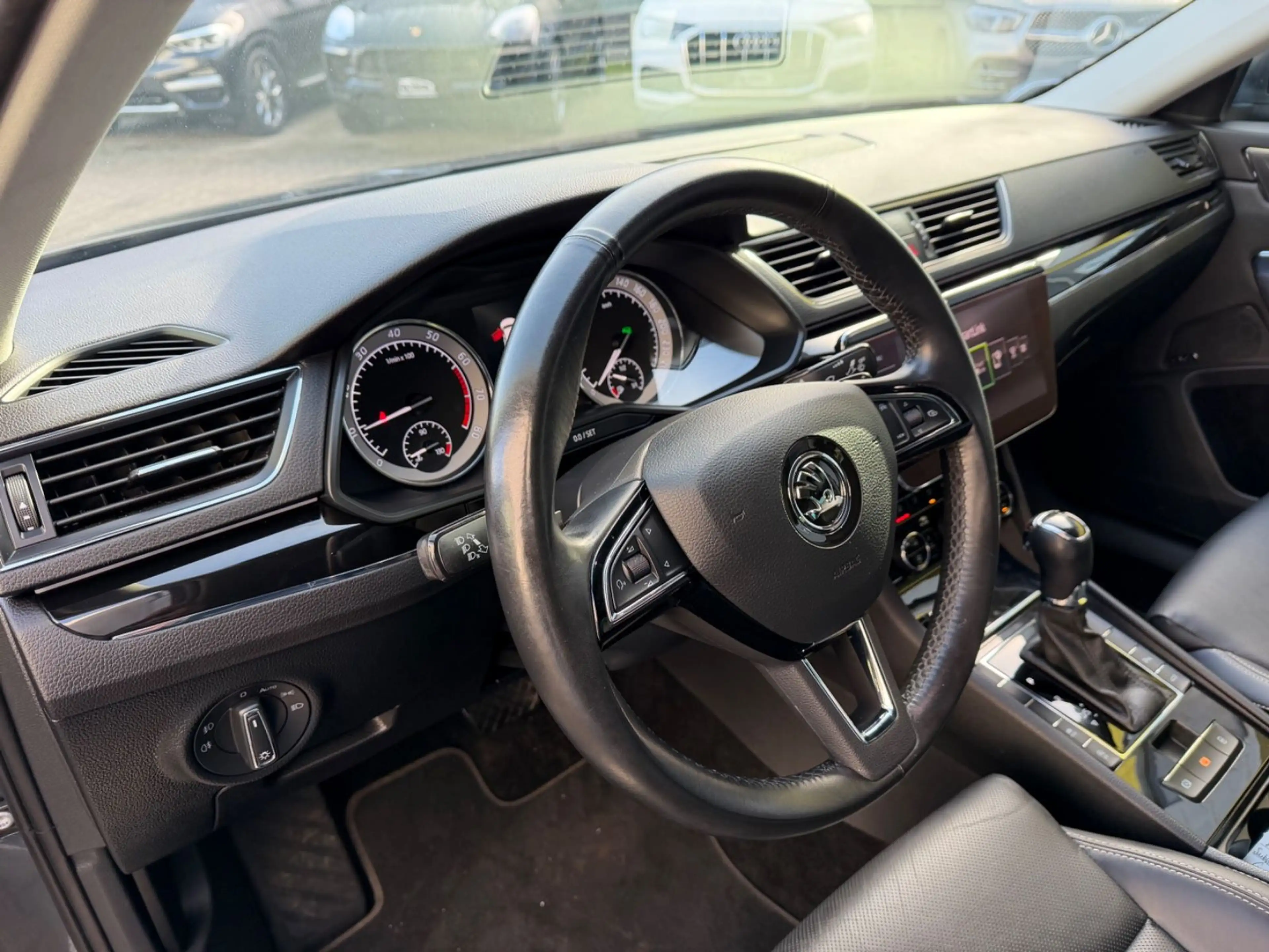 Skoda Superb Lim. L&K/SHZ+BELÜFT*/LEDER/KAMERA/SOUNDSY — photo 14
