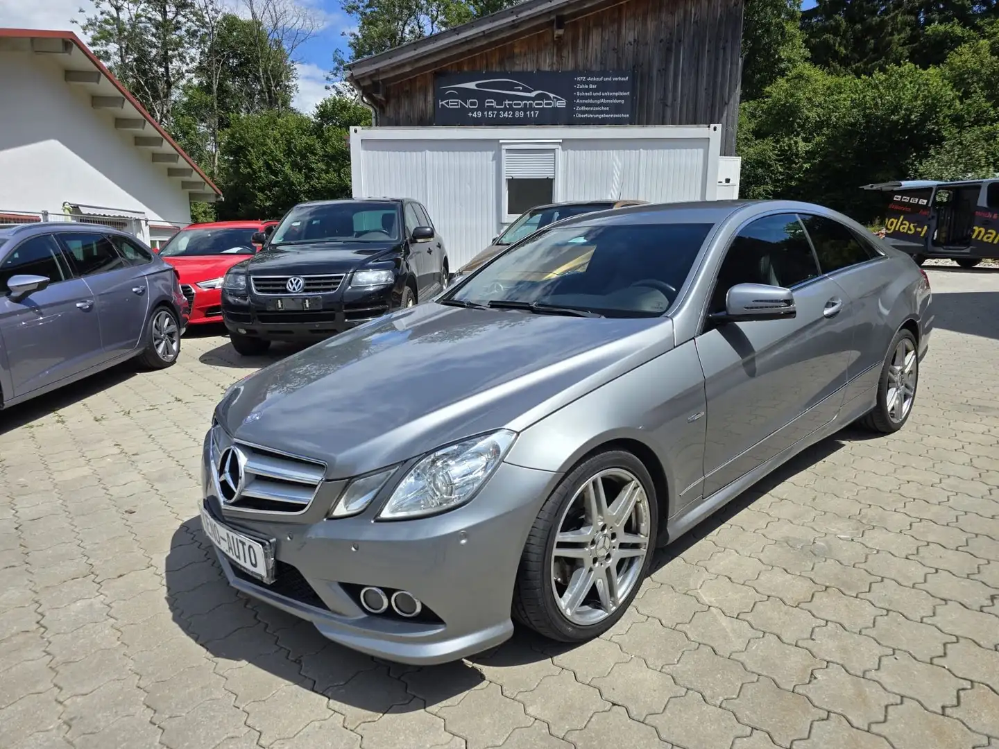Mercedes-Benz E 350 E -Klasse Coupe E 350 CDI BlueEfficiency Silber - 1