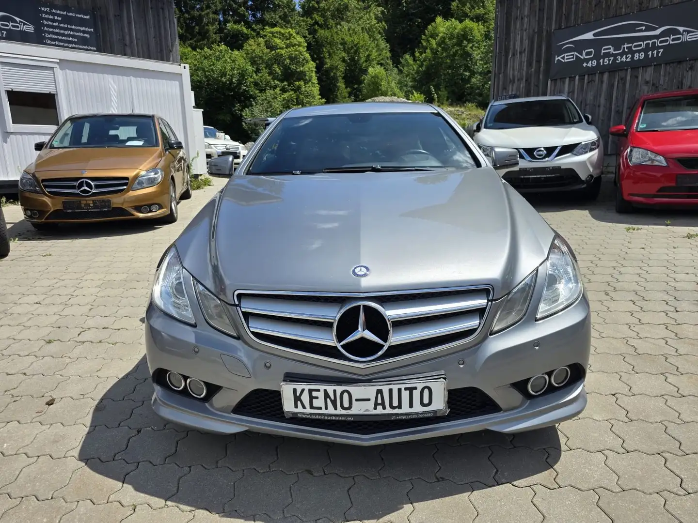 Mercedes-Benz E 350 E -Klasse Coupe E 350 CDI BlueEfficiency Silber - 2