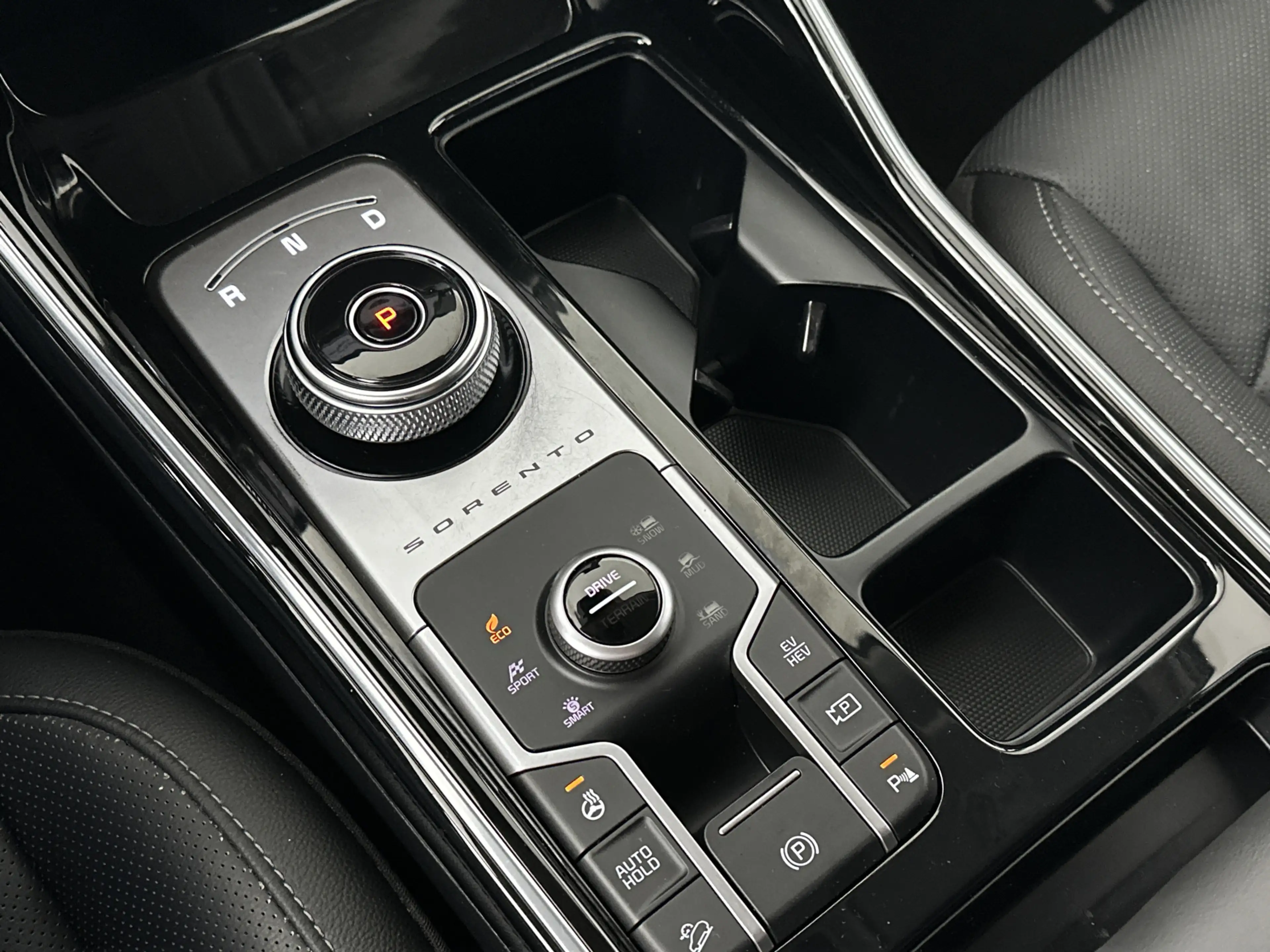 Kia Sorento 1.6 T-GDI Plug-in Hybrid 4WD ExecutiveLine 7p. — photo 9