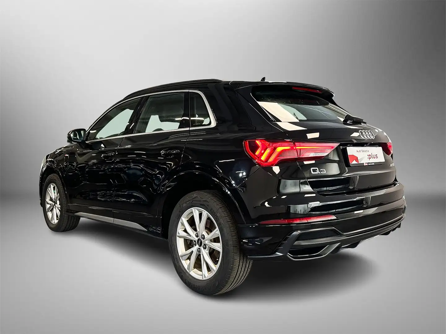 Audi Q3 45 245pk TFSI quattro S edition Stoelverwarming | Noir - 2