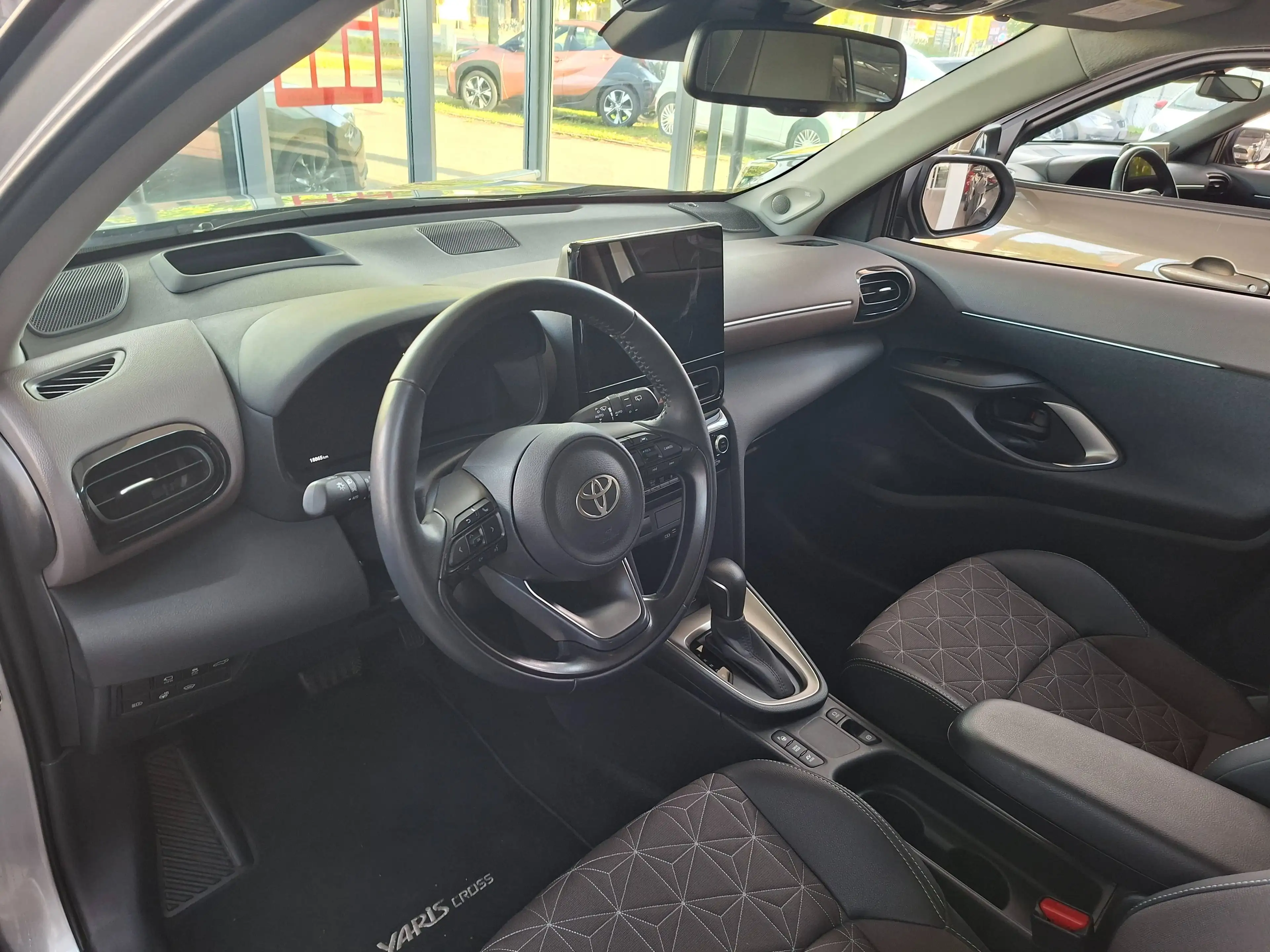 Toyota Yaris Cross Hybrid FWD Style + WKR + JBL + HUD + Garantie — photo 6