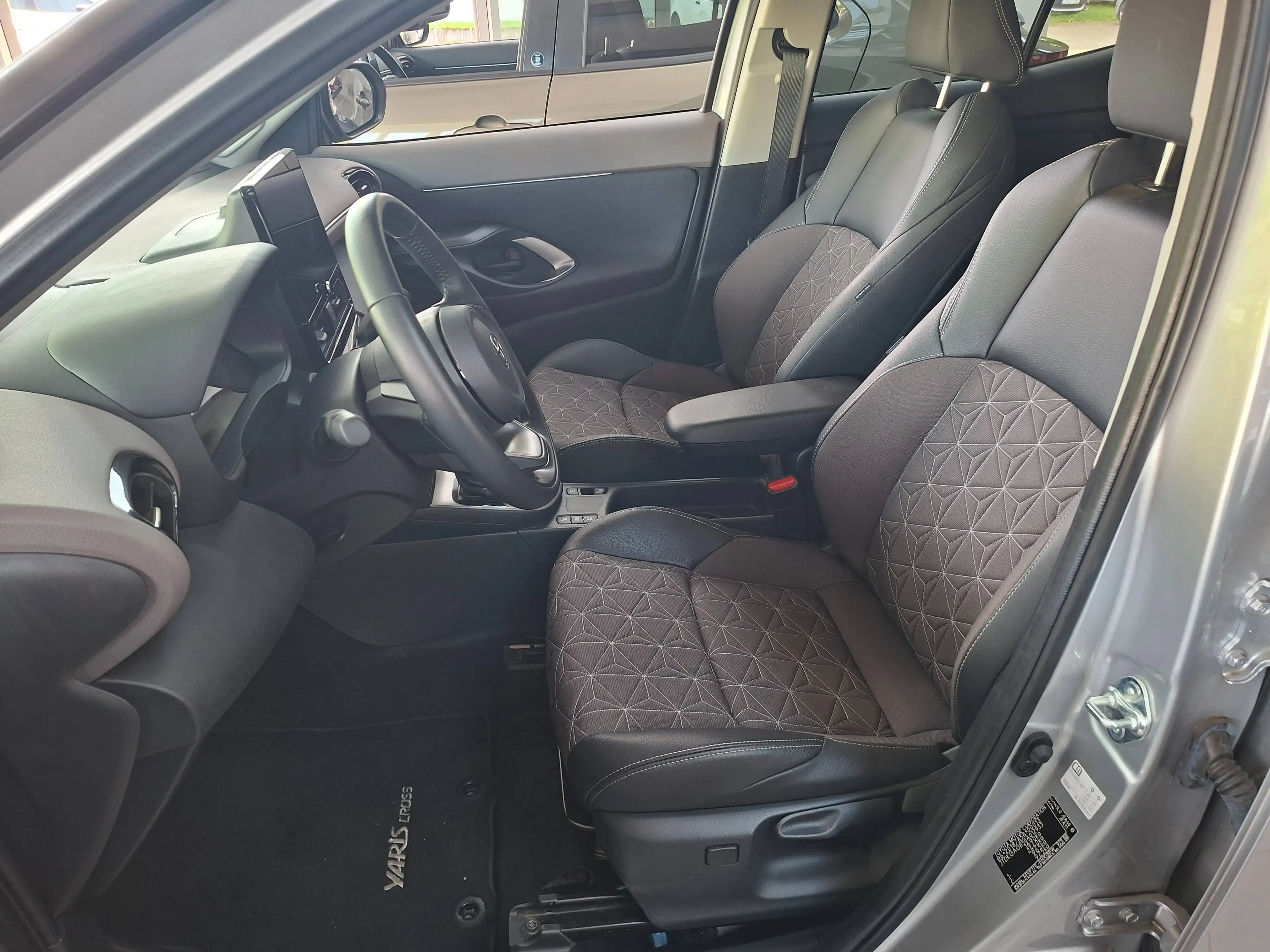 Toyota Yaris Cross Hybrid FWD Style + WKR + JBL + HUD + Garantie — photo 5
