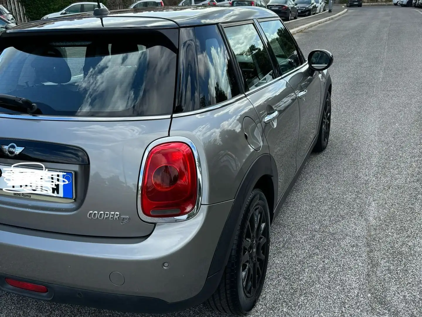 MINI Cooper D Mini IV F55-F56 2014 1.5 5p auto my18 Grey - 2