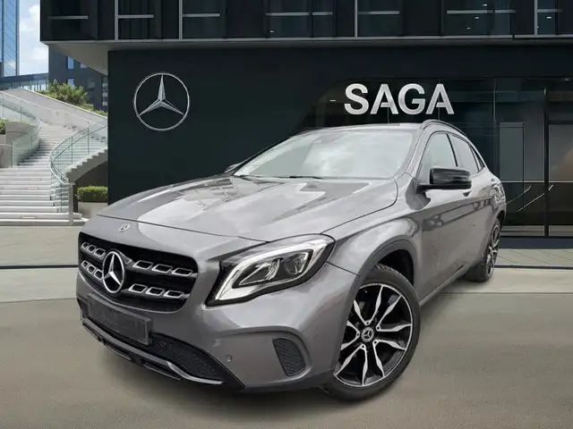 Mercedes-Benz GLA 180 tout terrain