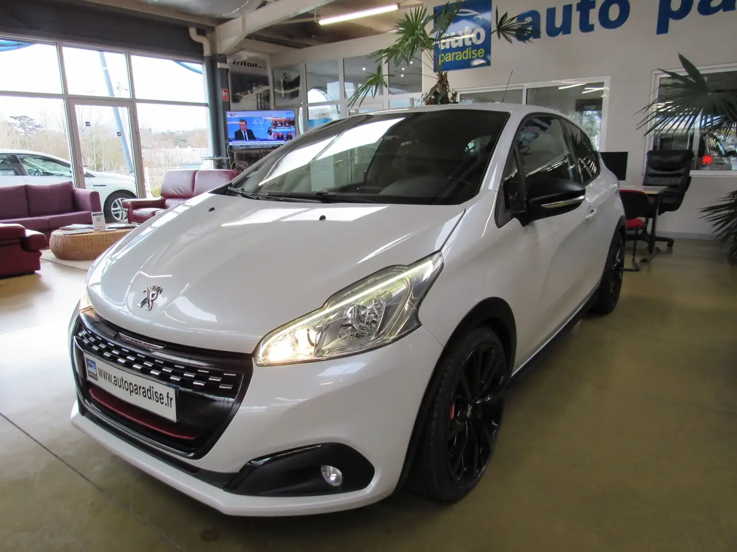 Peugeot 208 GTI BY PEUGEOT SPORT Weiß - 1