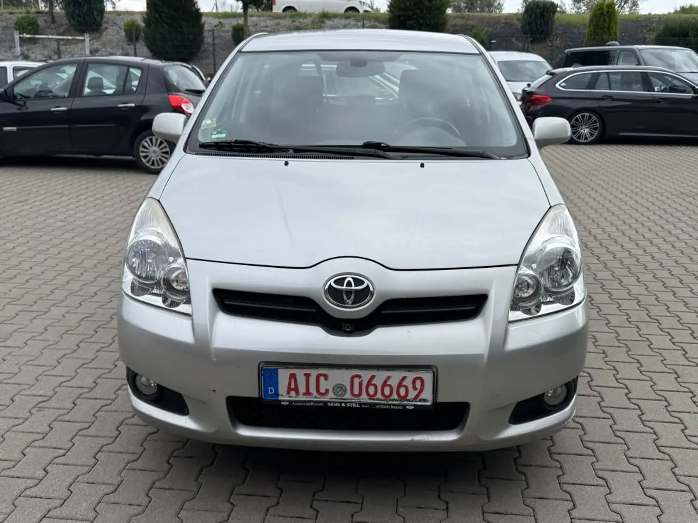 Toyota Corolla Verso 1.8 Aut. Executive Aut. Klma 7 Sitze - 1