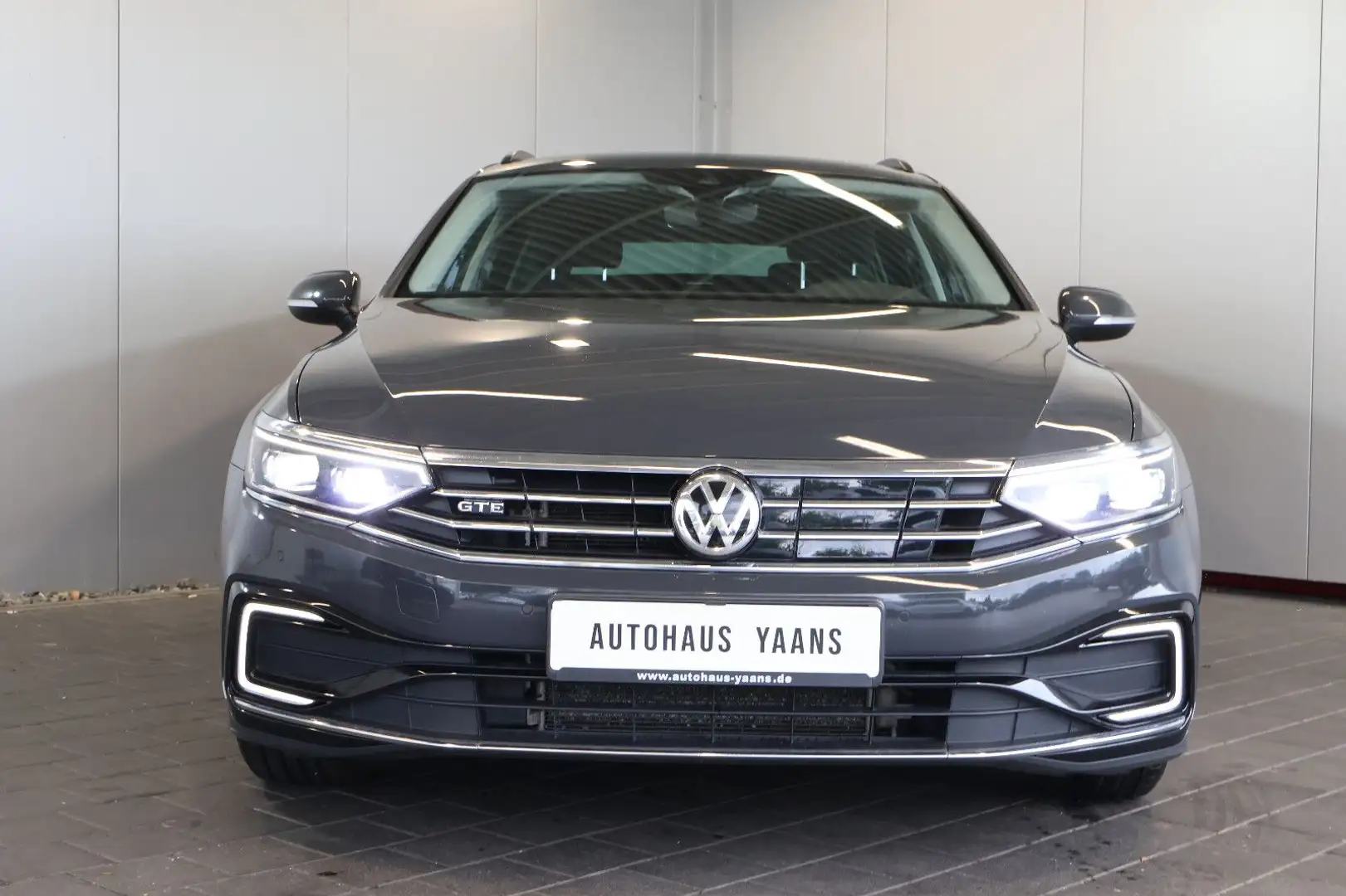 Volkswagen Passat Variant Passat GTE 1.4 TSI AID+KEY+KAM+LED+STDHZG+AHK Grau - 2