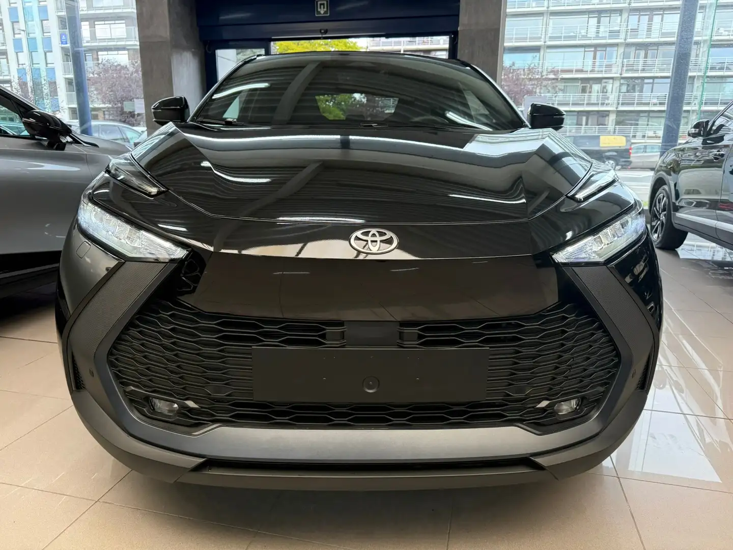 Toyota C-HR 1.8 HYBRID 140 Style Plus + GPS ACC CAM LED ALU18 Zwart - 2