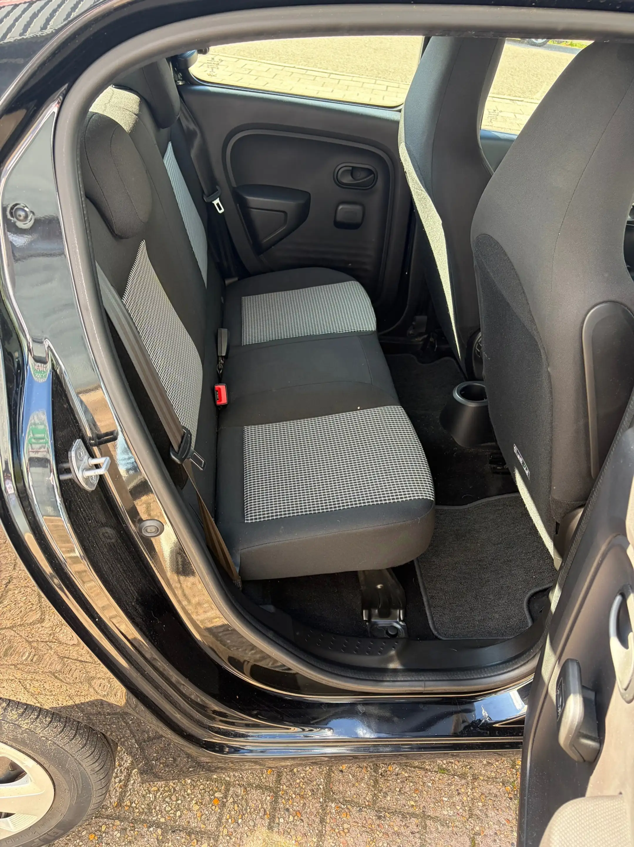 Renault Twingo 1.0 SCe Collection — photo 8