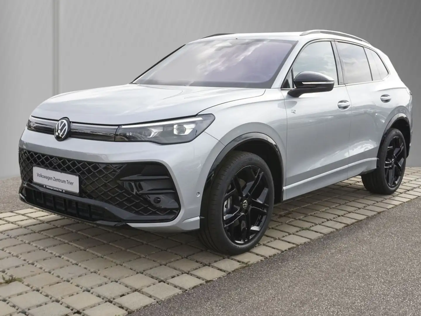 Volkswagen Tiguan 2,0 TDi DSG 4Motion R-Line Silber - 2