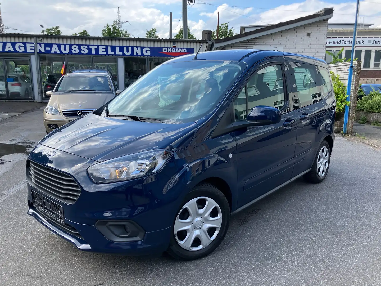 Ford Tourneo Courier 1.0 EcoBoost Trend Rollstuhl-Kran 7000Km Blau - 1
