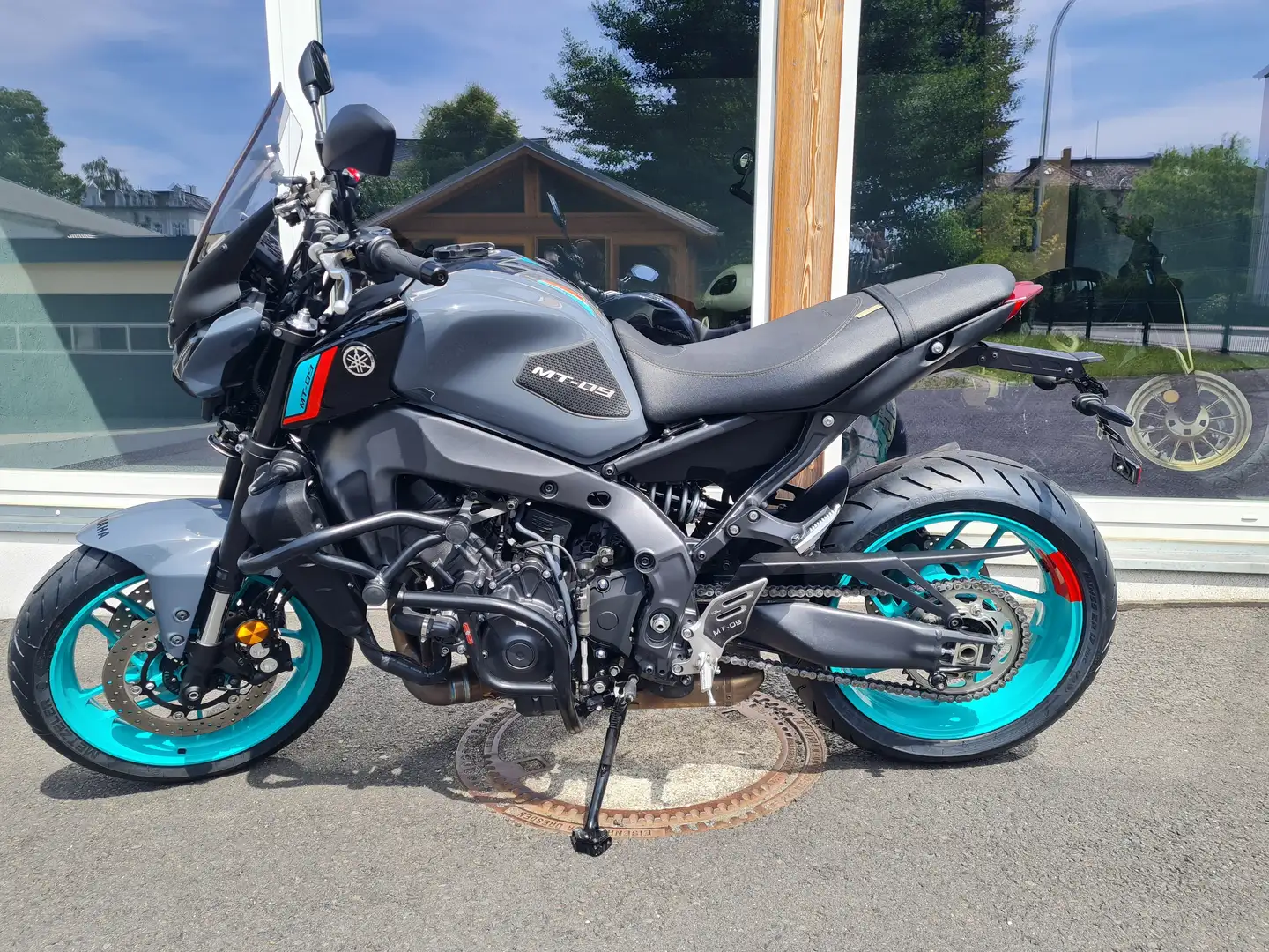 Yamaha MT-09 Grigio - 2