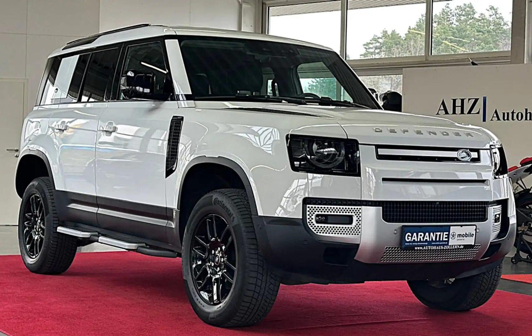 Land Rover Defender 110 X-Dynamic AHK LED RFK LEDER Blanc - 1