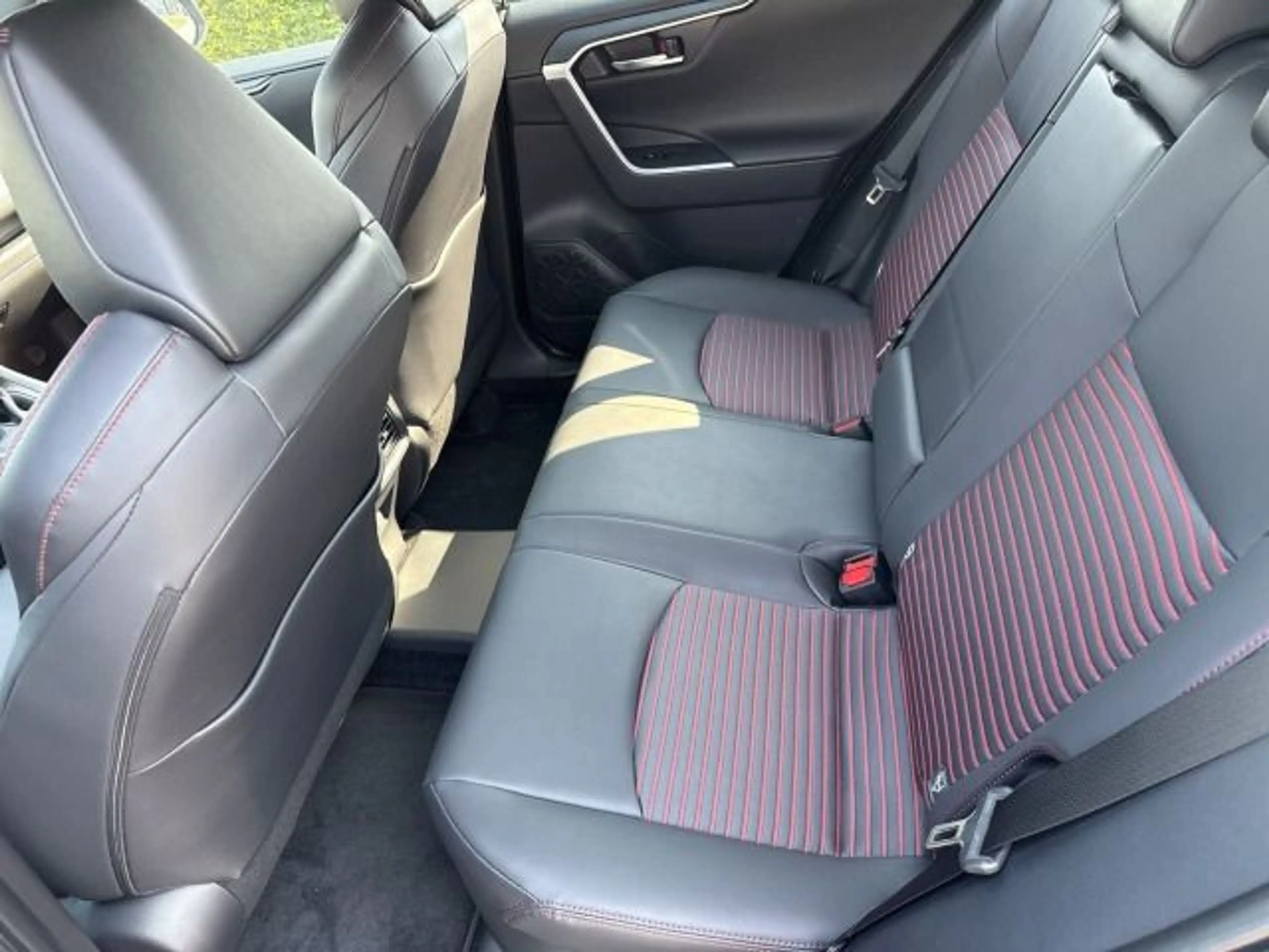 Suzuki Across 2.5 Plug-In Hybrid Comfort+ E-Four — photo 14