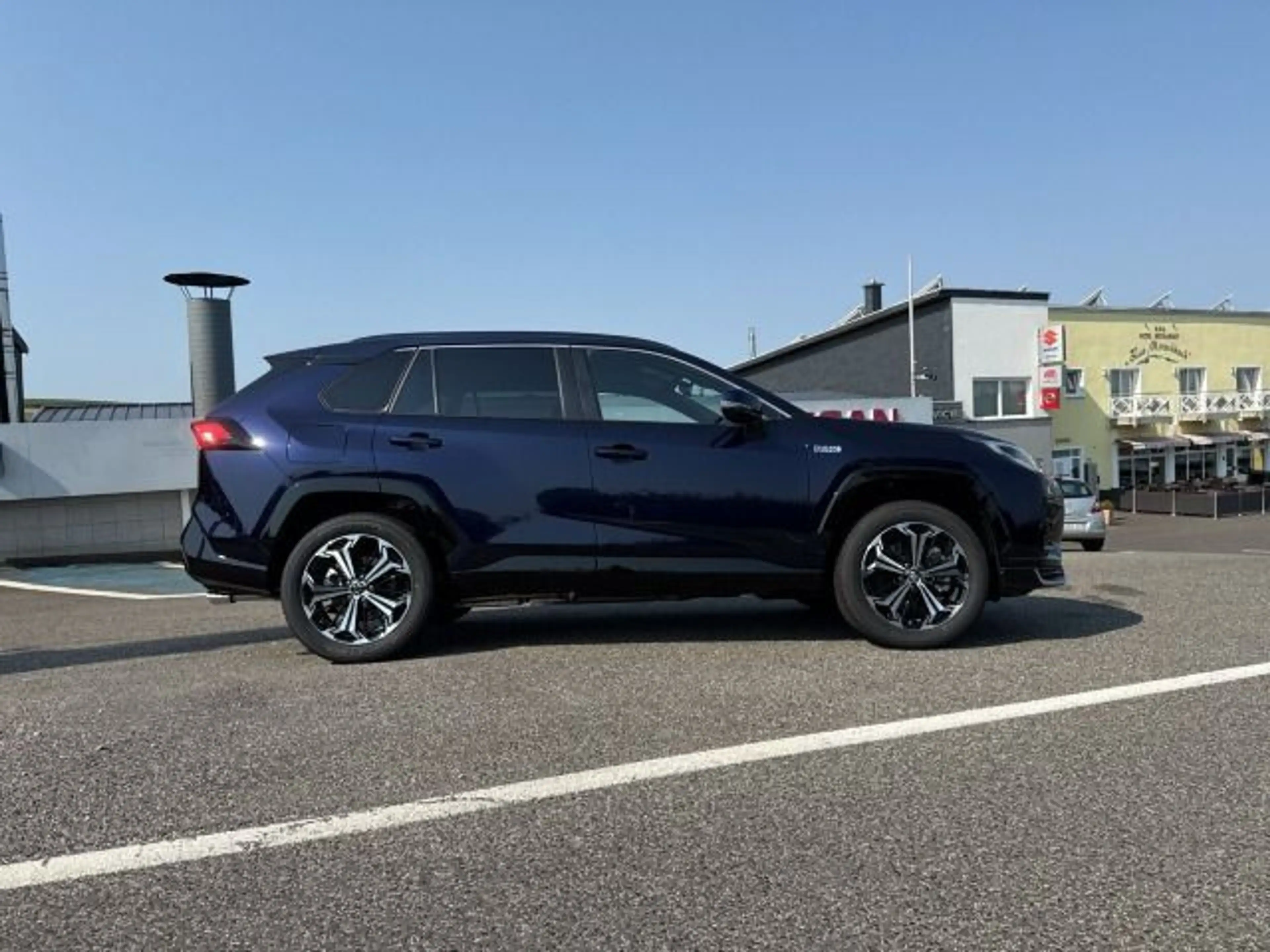 Suzuki Across 2.5 Plug-In Hybrid Comfort+ E-Four — photo 6