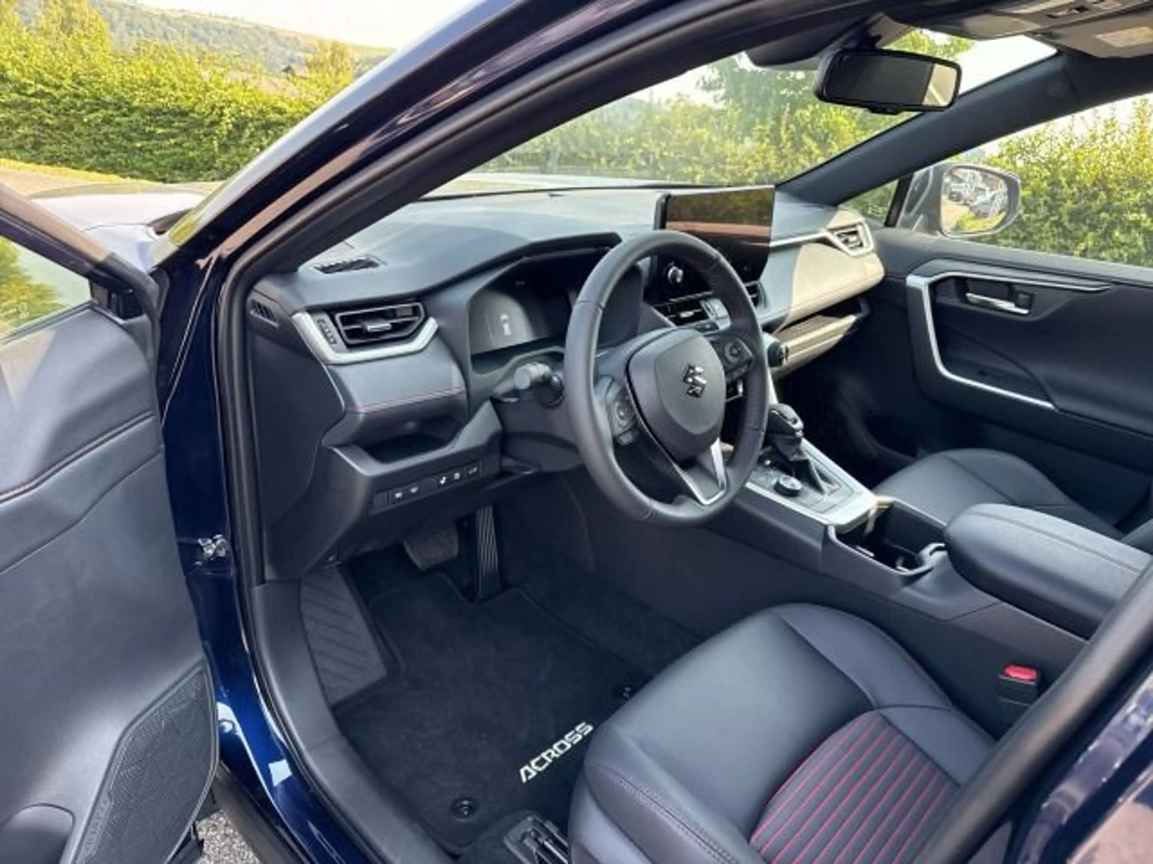 Suzuki Across 2.5 Plug-In Hybrid Comfort+ E-Four — photo 11