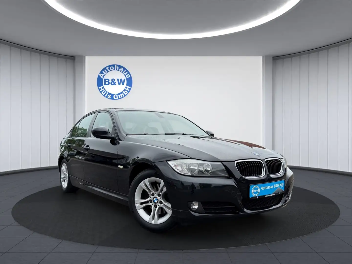 BMW 318 i Limousine GSD*PDC*SHZ*TEMP*KLIMA*MFL*ALU Schwarz - 1