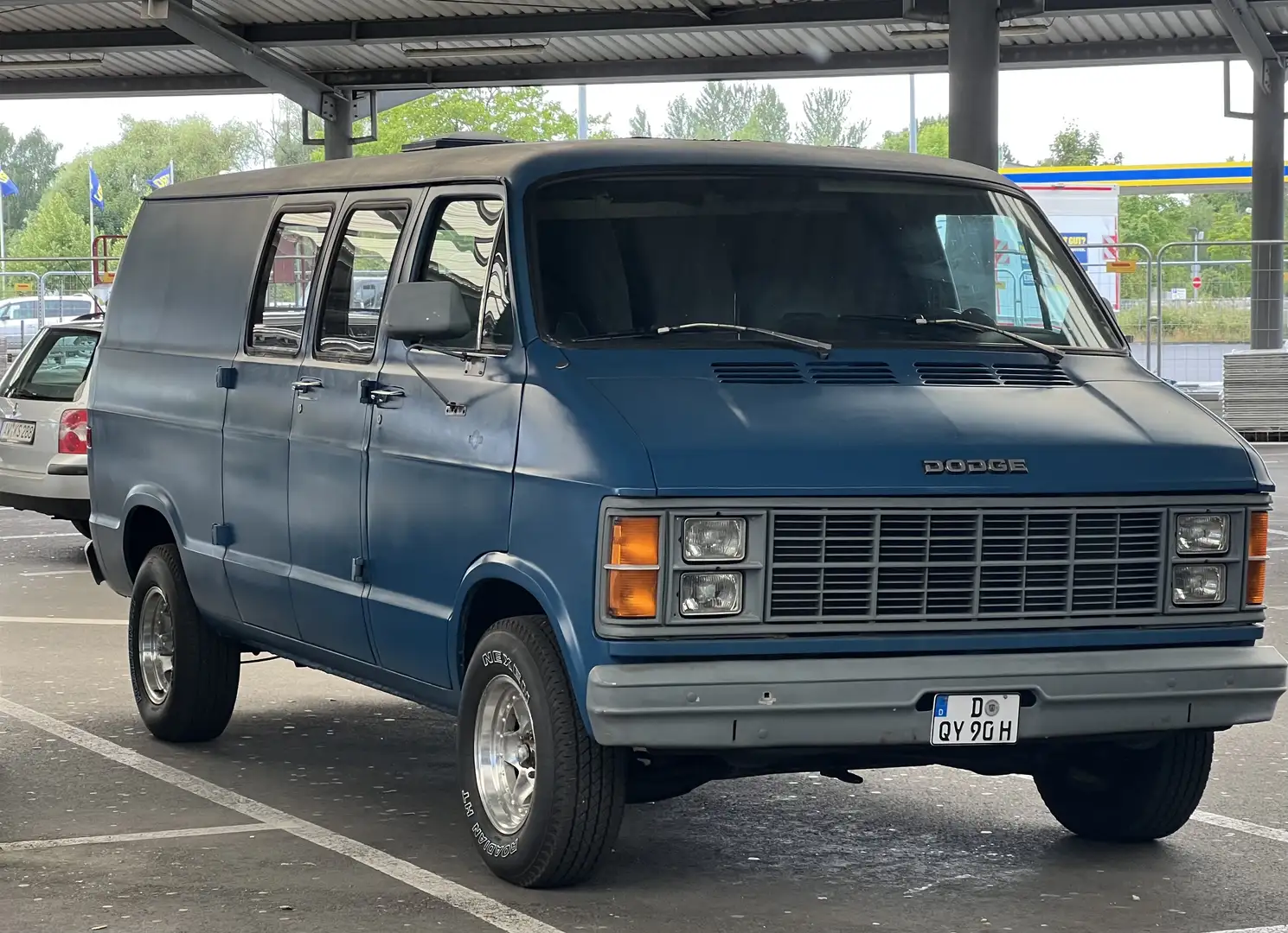Dodge Van B 300, 5,9l, LPG, H, AHK, Markise, Camper Blau - 2