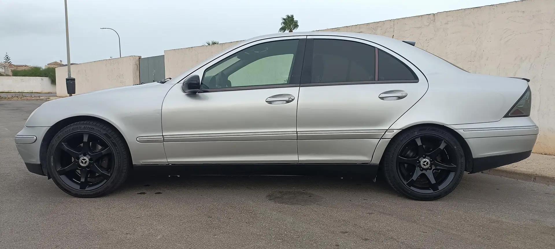 Mercedes-Benz C 180 Elegance Plateado - 2