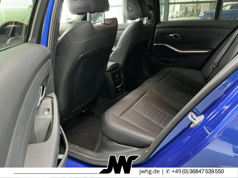 BMW 320 xDr M Sport Widescr HeadUp 360K Driving Prof — photo 6