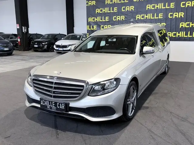 Mercedes-Benz E 350 SW 4Matic Premium Plus *CARRO FUNEBRE*
